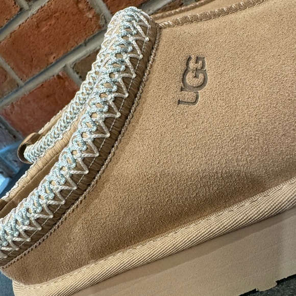 Ugg Tazz SAND Womens - Picture 5 of 9